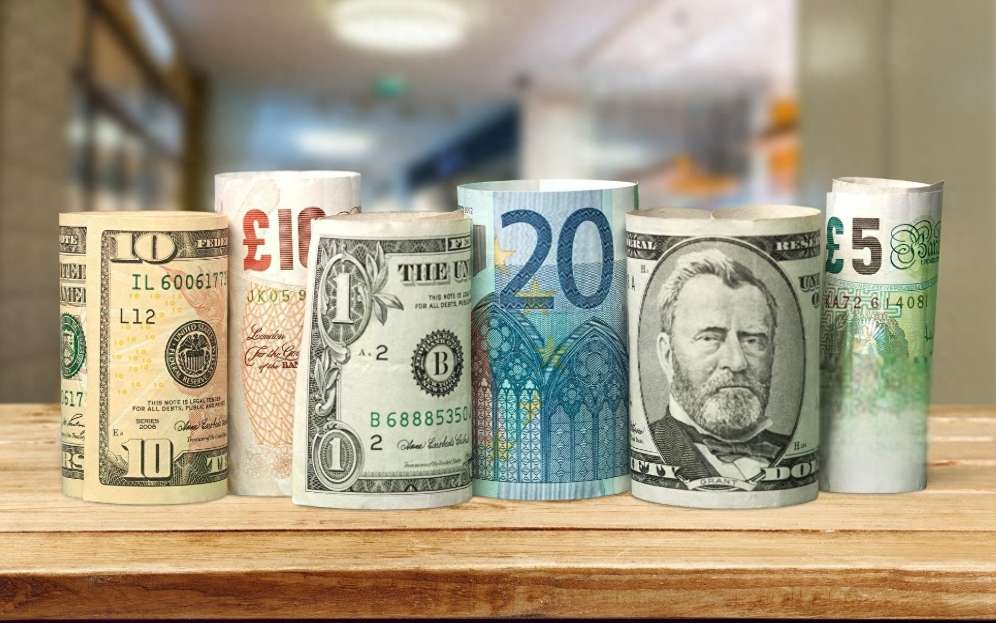 Strong Dollar Pressures Asia-Pacific Currencies